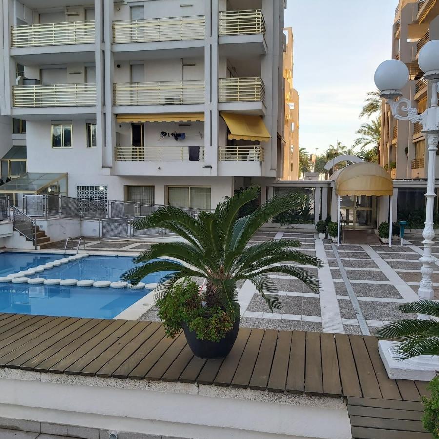 Apartamento En El Centro De ซาลอว์ ภายนอก รูปภาพ