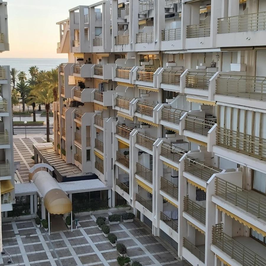 Apartamento En El Centro De ซาลอว์ ภายนอก รูปภาพ